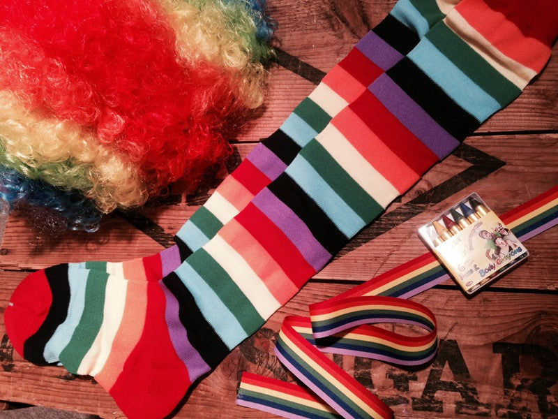 Rainbow Fun Kit - Wig, Socks, 6x Body & Face Crayons & 1x mtr of Rainbow Ribbon!